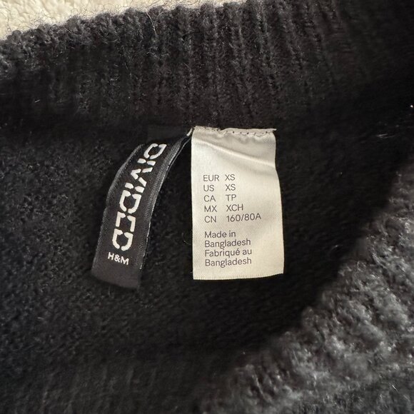 H&M Divided Essential Black Sweater - Picture 6 of 6